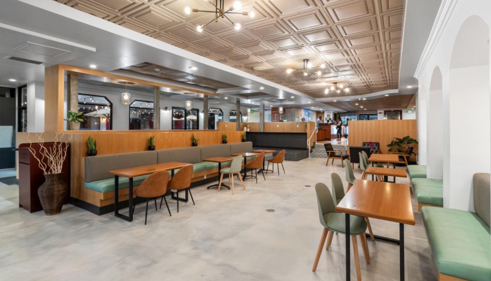 Restaurant - The Live Hotel
