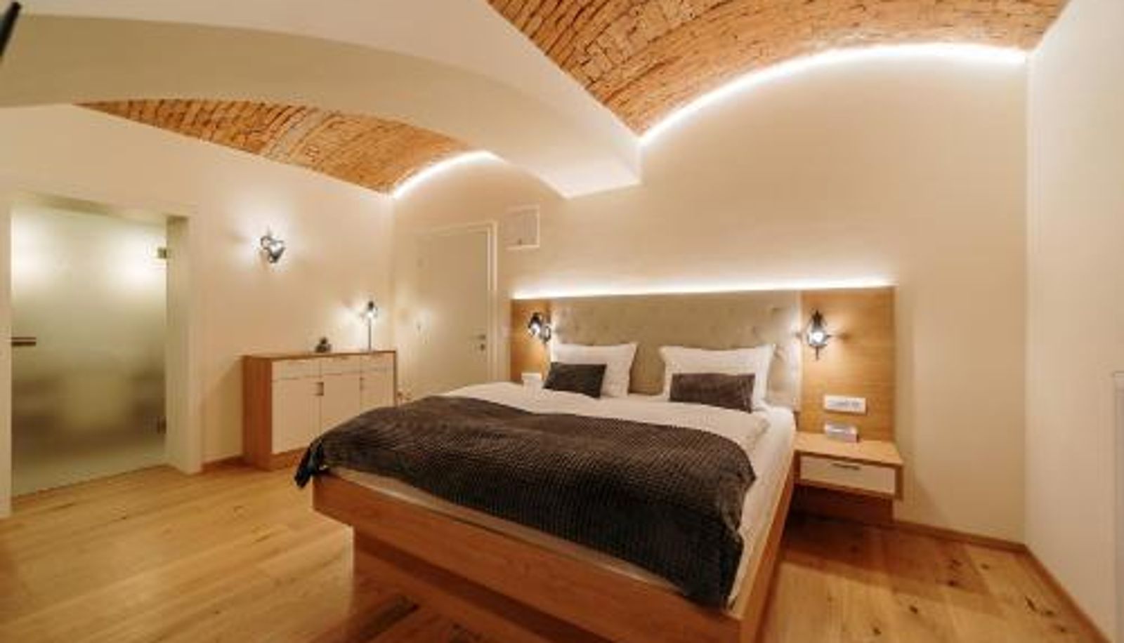 Room - Operna klet Ljubljana