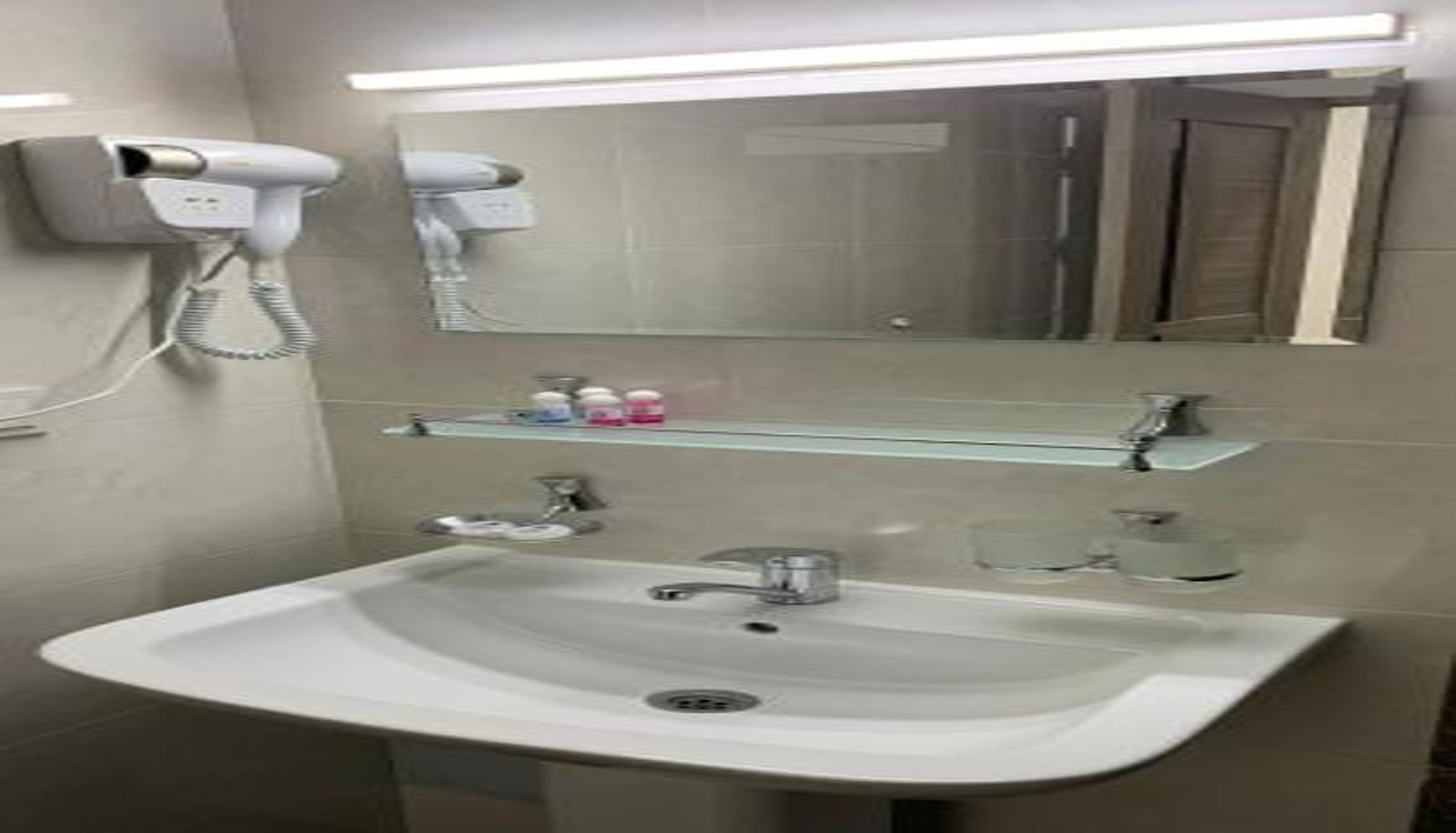 Badezimmer - Airport Hotel 24