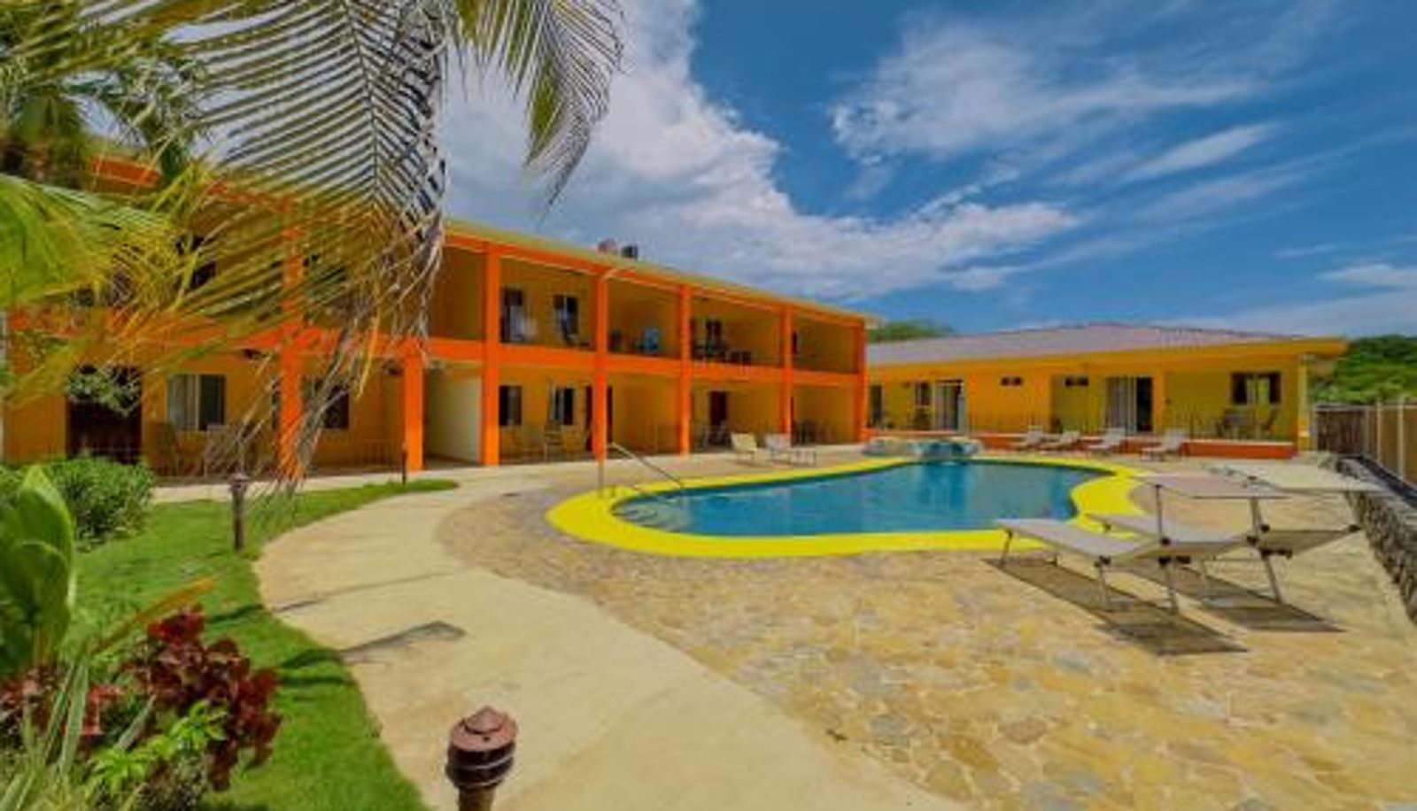 Zona exterior del hotel - Hermosa Paradise
