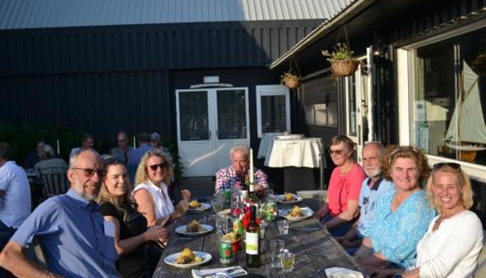 Frühstücksraum innerhalb des Restaurants - lodge 61 hotel aan het water