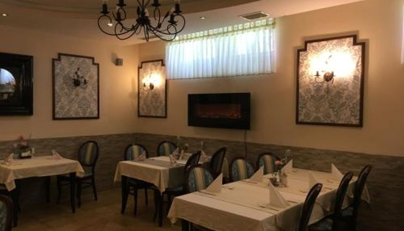 Ontbijtzaal in het restaurant - Guest House Veronika