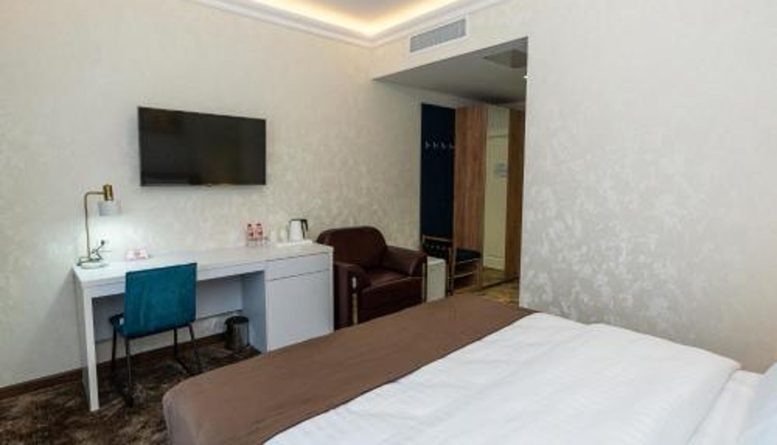 Info - Garnet Mir Hotel