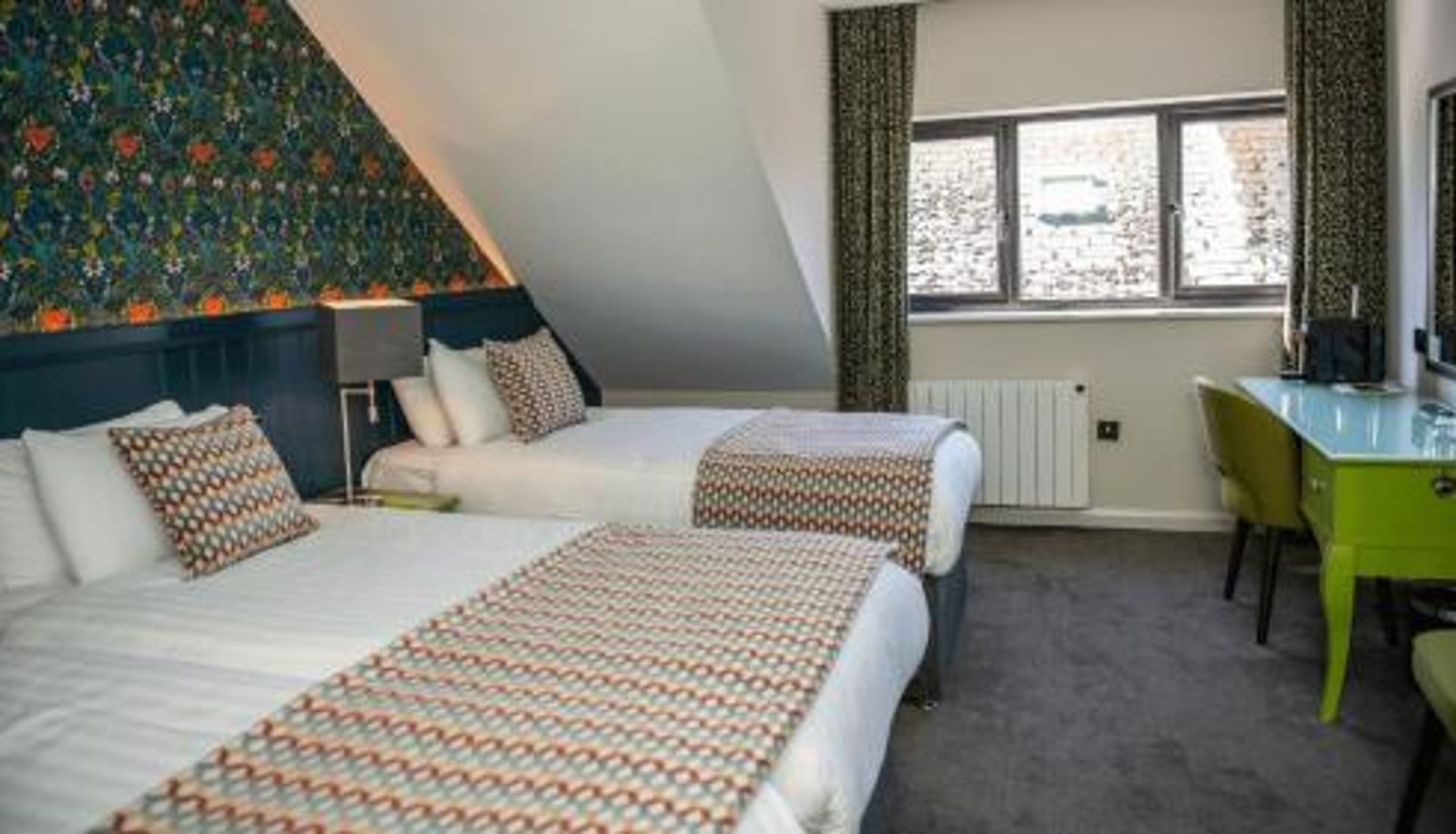 Dreibettzimmer - Crown Quarter