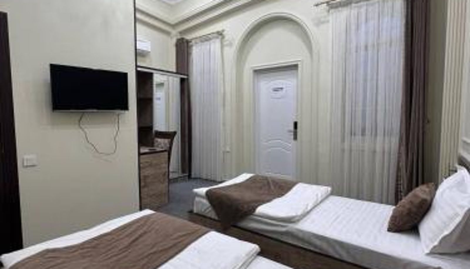 Info - Art House Hotel