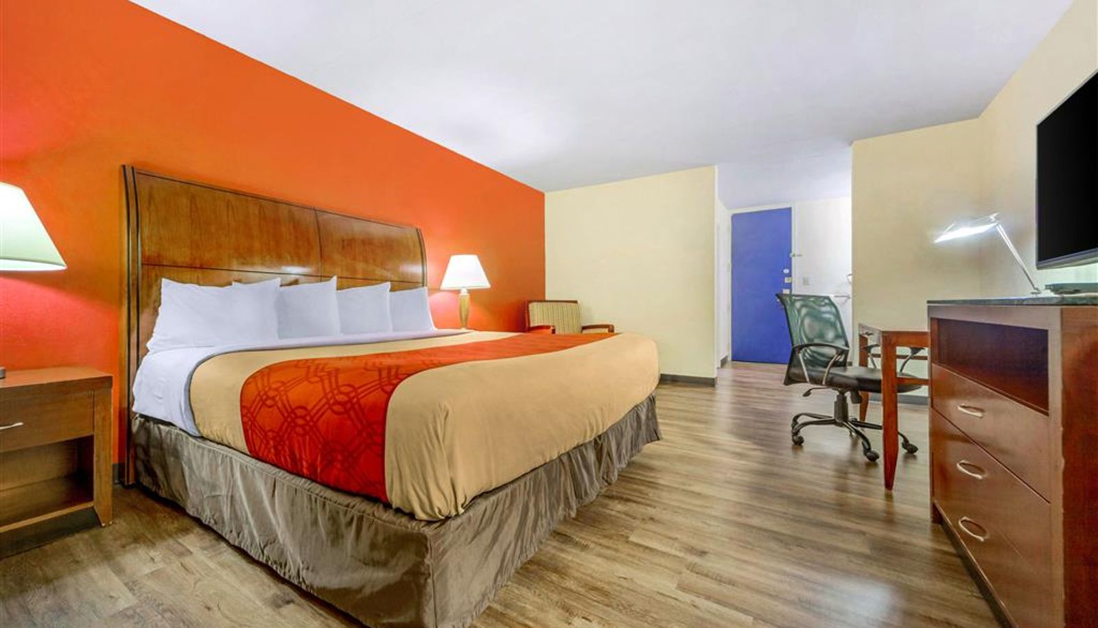 Zimmer - Econo Lodge Inn & Suites Brookings