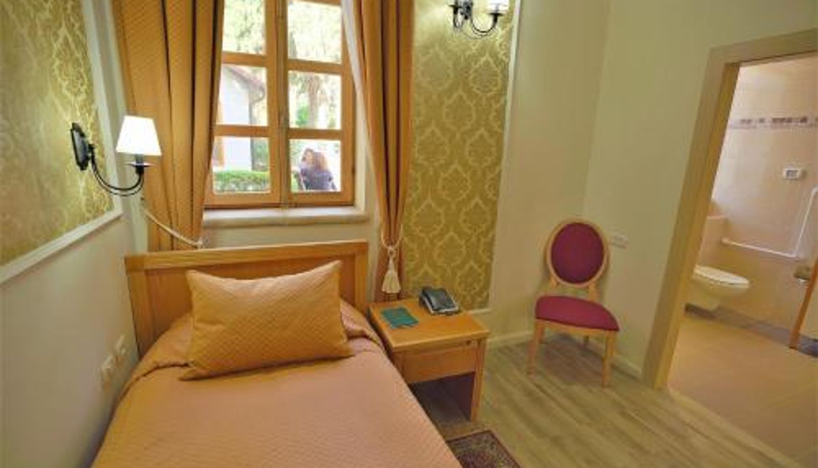 Room - Sergei Palace Hotel