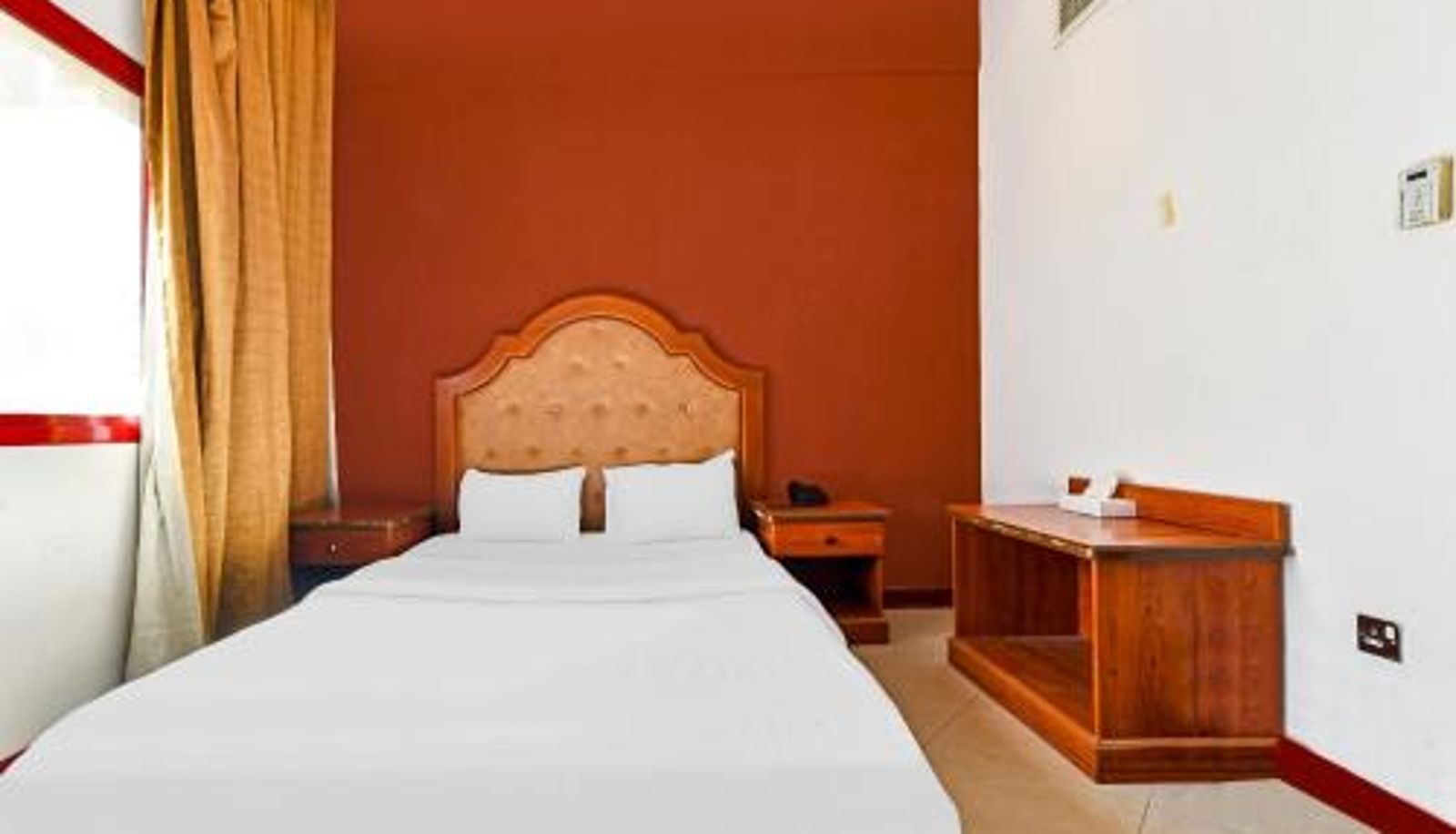 Room - OYO 118 Revira Hotel