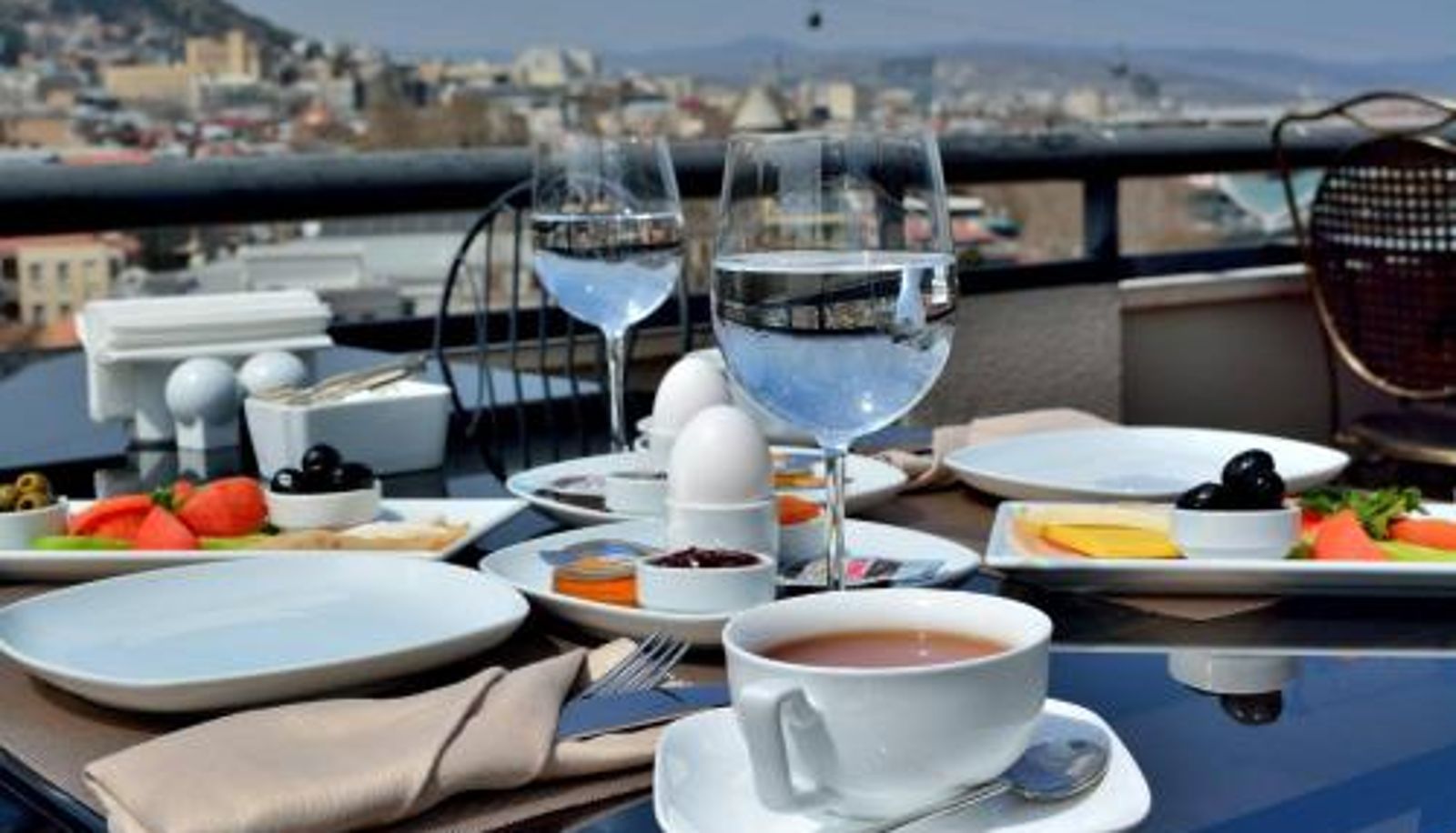 Frühstücksraum innerhalb des Restaurants - Hotel Grand View in Tbilisi