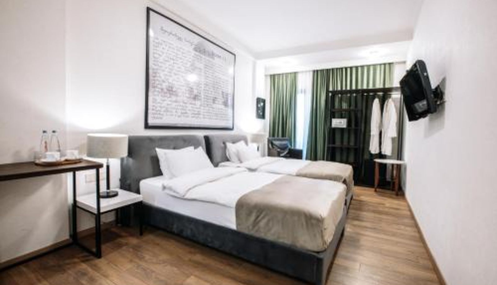 Zimmer - Citadel Narikala Hotel