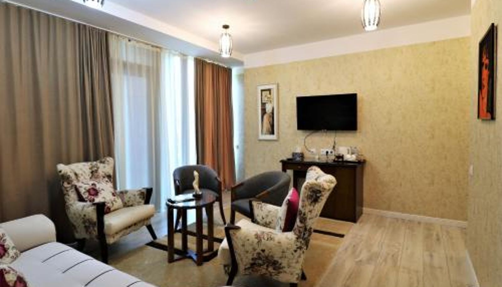 Info - Liberty Theatre Hotel