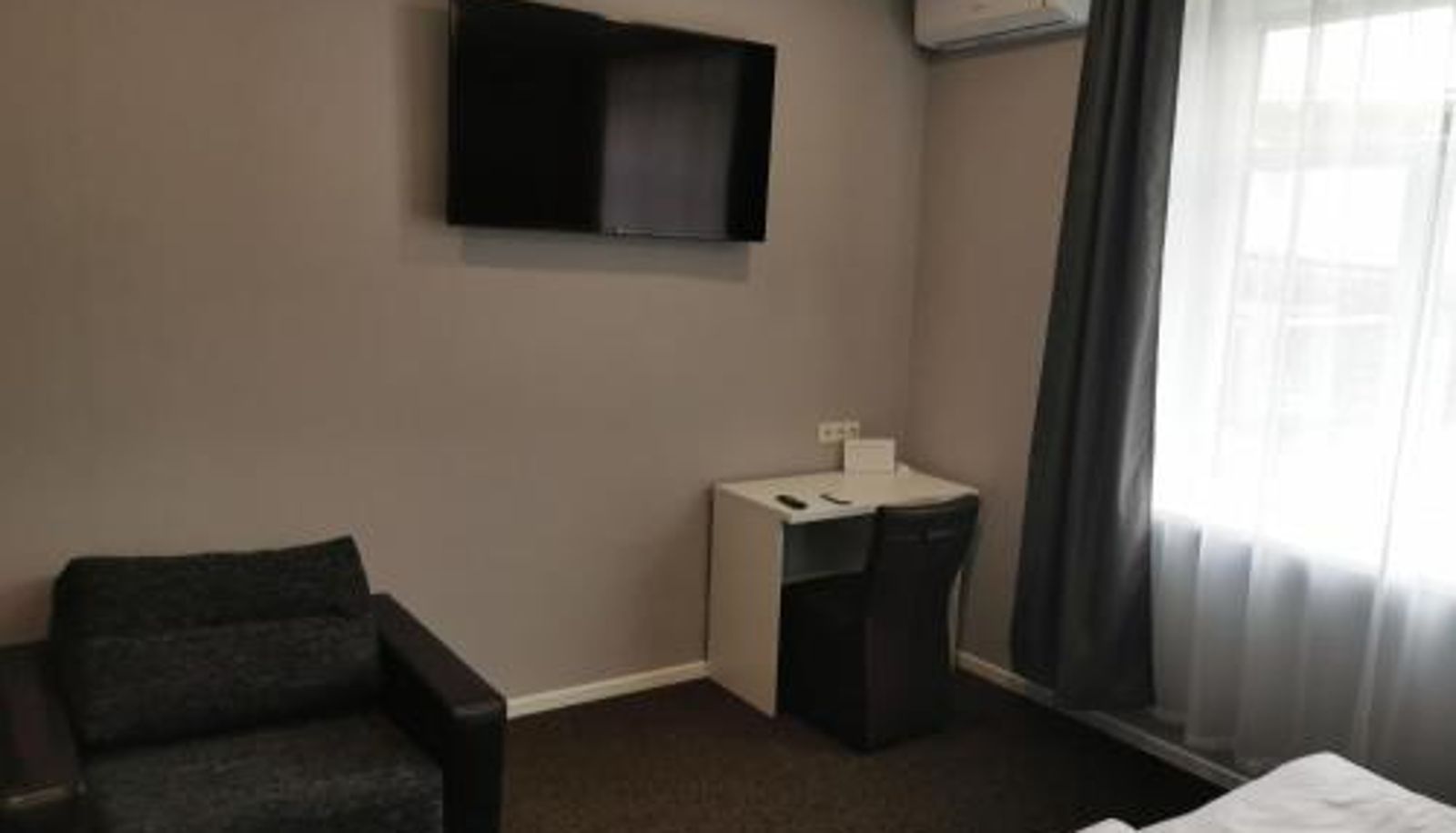Tripla - Central Hotel with Free parking