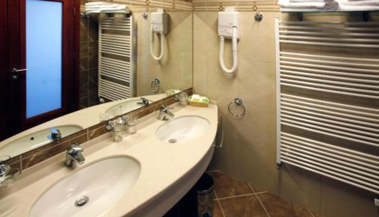 Cuarto de baño - Hotel Savus