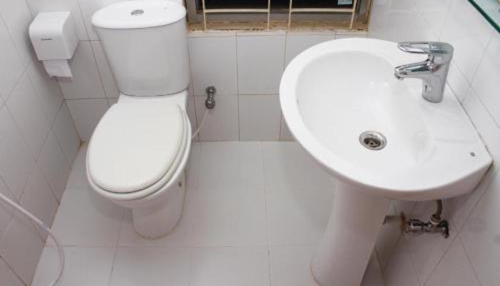 Bathroom - Lighthouse Family Retreat