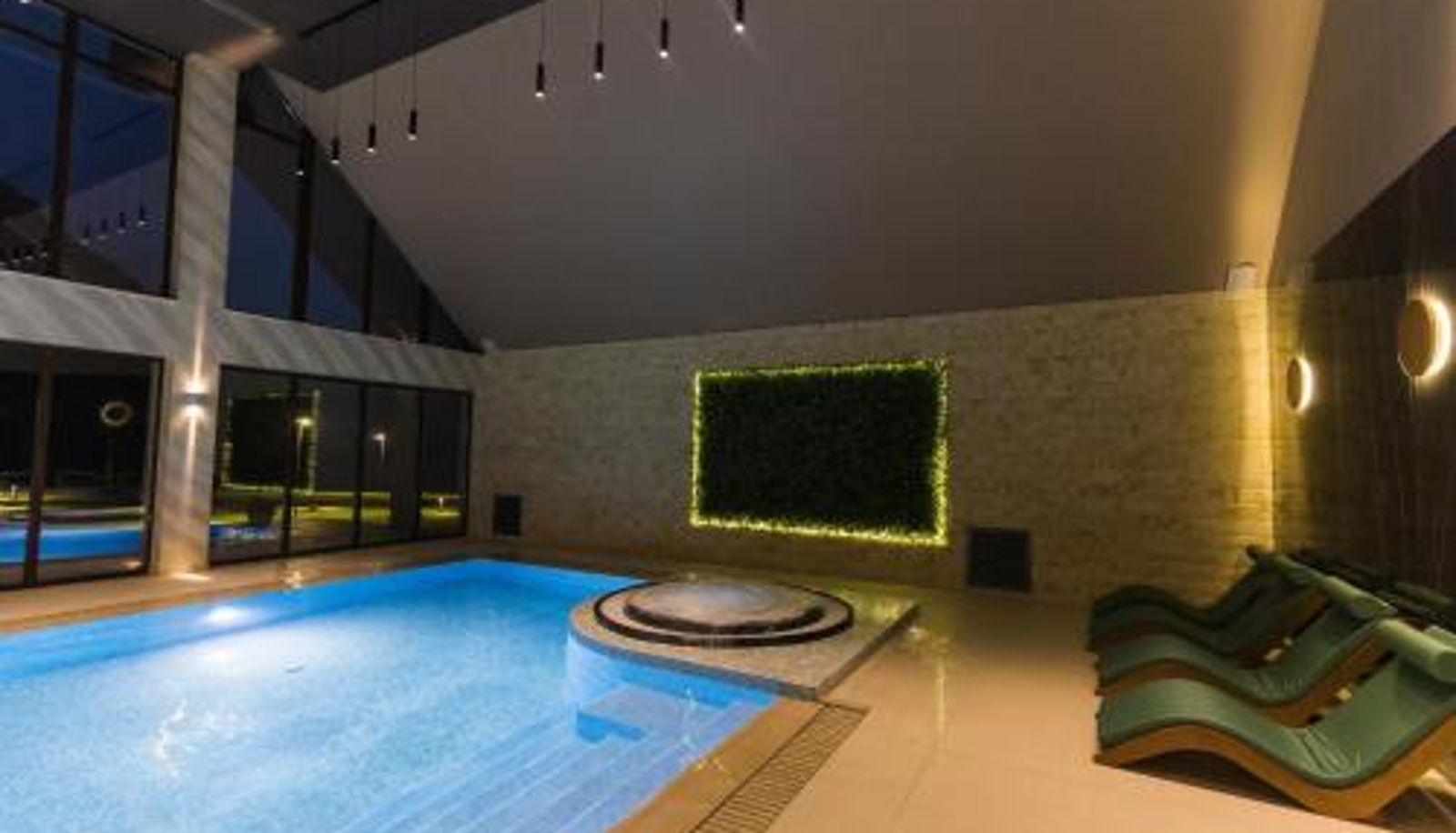 Zwembad - Nedei Hotel&Spa Transalpina