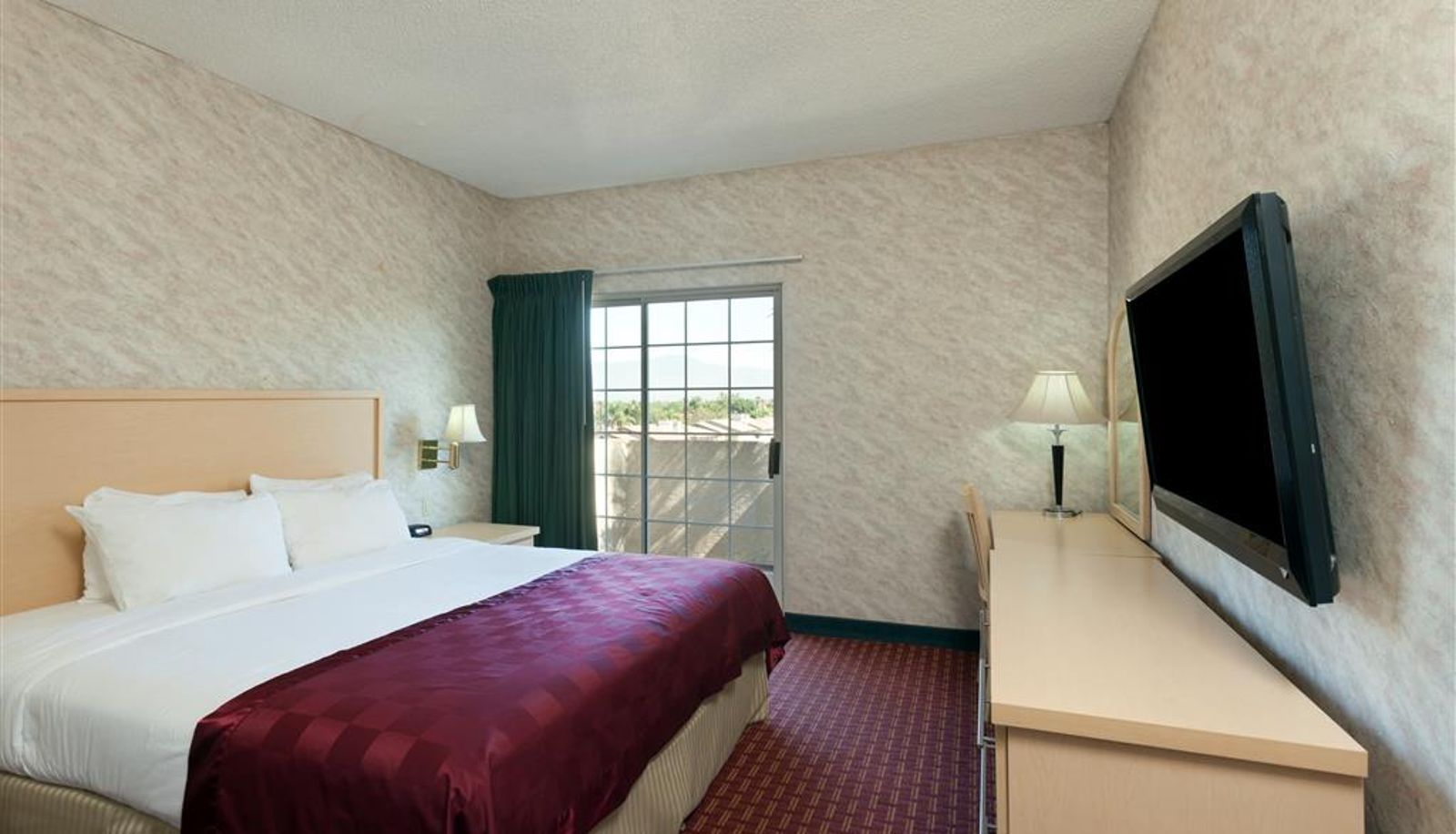 Camera - Ramada by Wyndham South El Monte