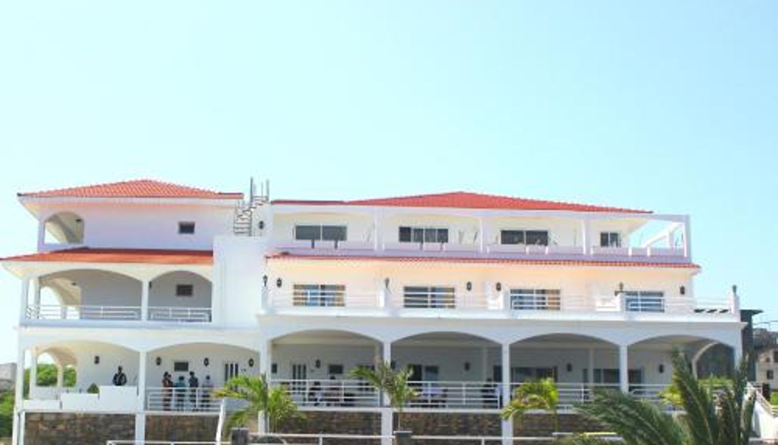 Info - Falucho Paradise Beach