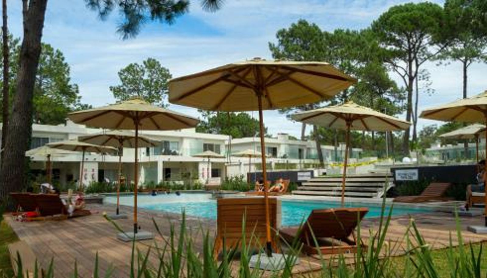 Info - Solanas Gardens View & Crystal Beach