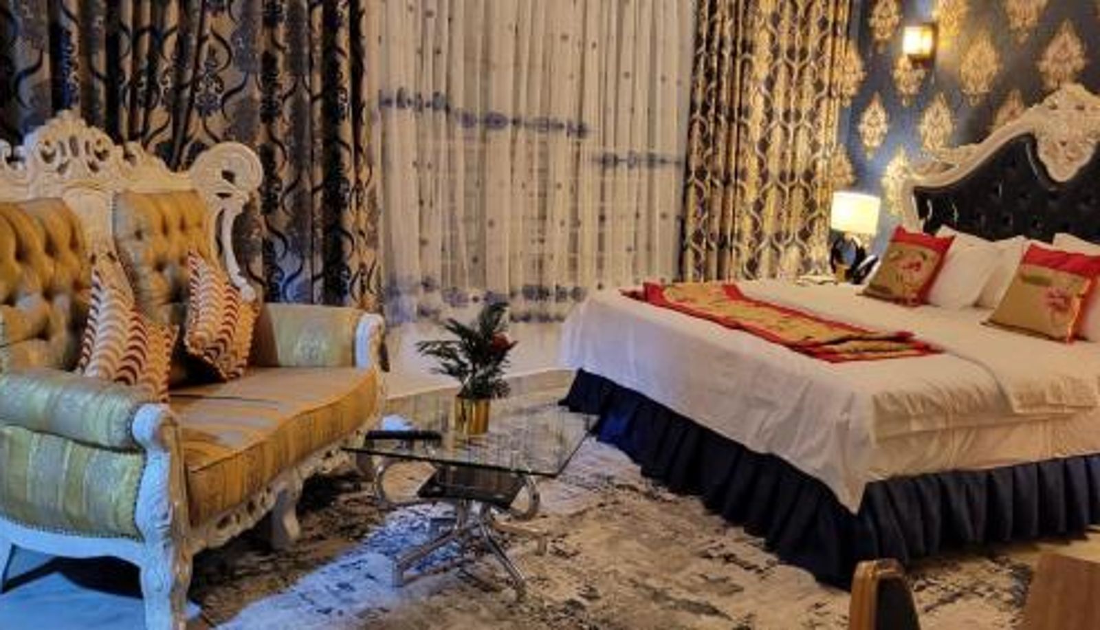 Room - Marriot Metropolitan Hotel