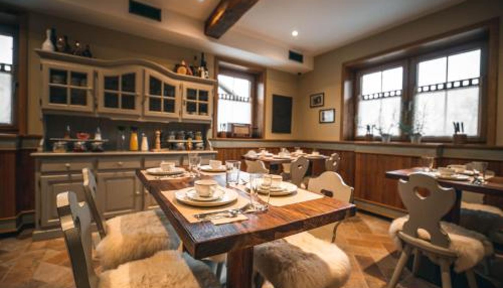 Breakfast room within the restaurant - Hotel Zamorc