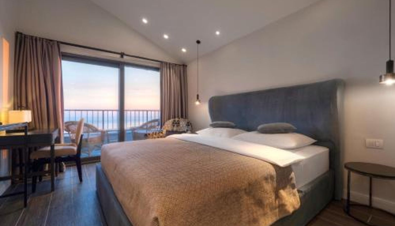 Zimmer - Vivid Blue Serenity Resort
