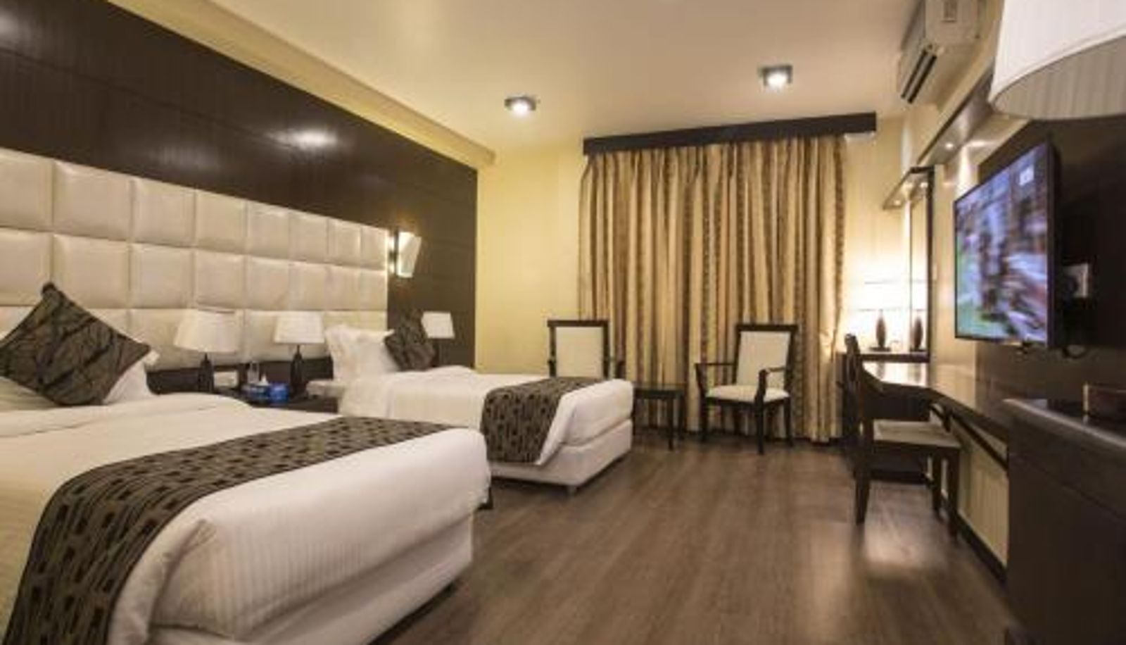 Chambre - United Business Hotel