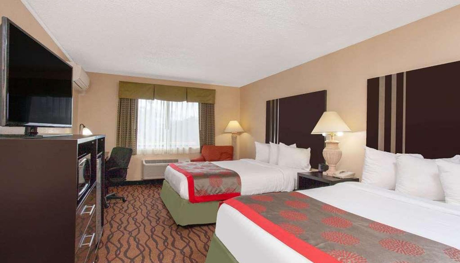 Quadrupla - Ramada by Wyndham Titusville/Kennedy Space Center