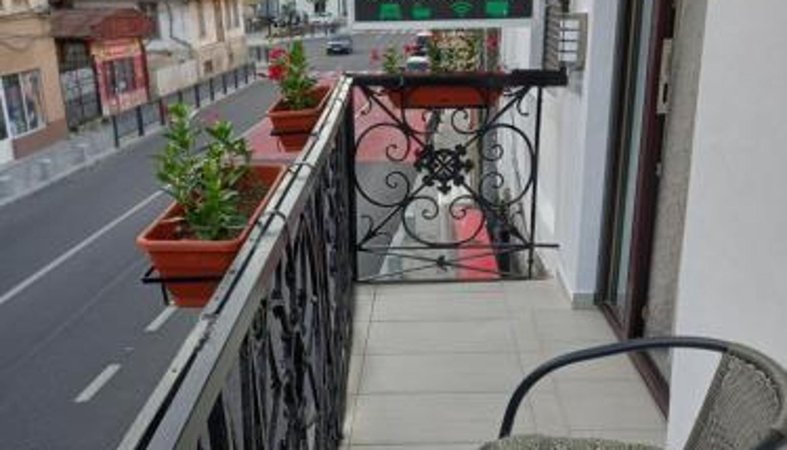 Info - CAZARE Centrum