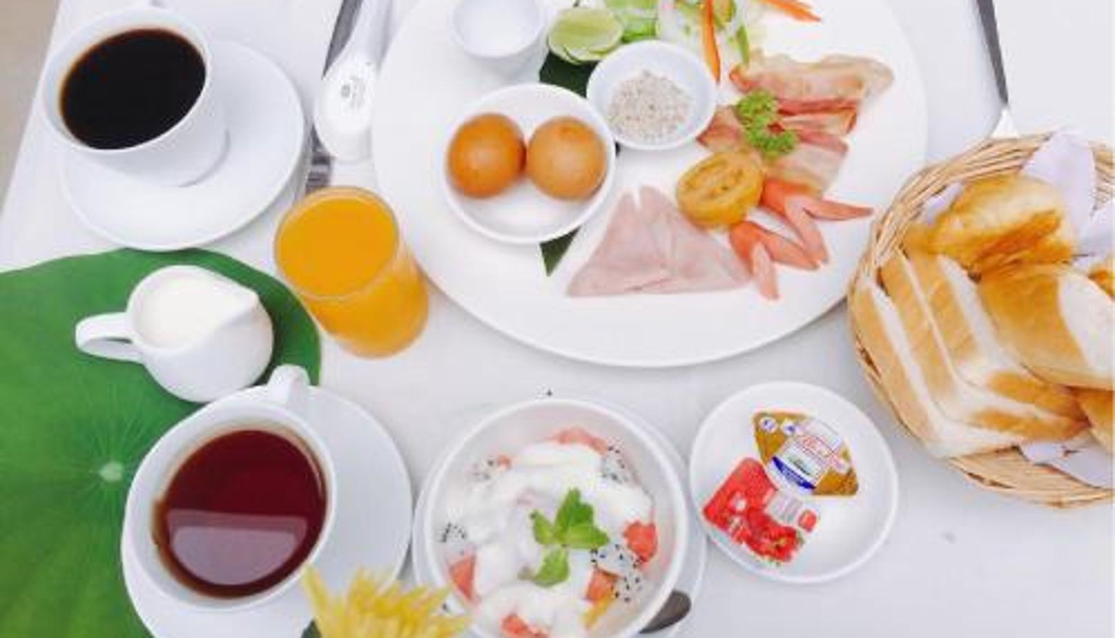 Salle de petit-déjeuner dans le restaurant - Central Corner Suite