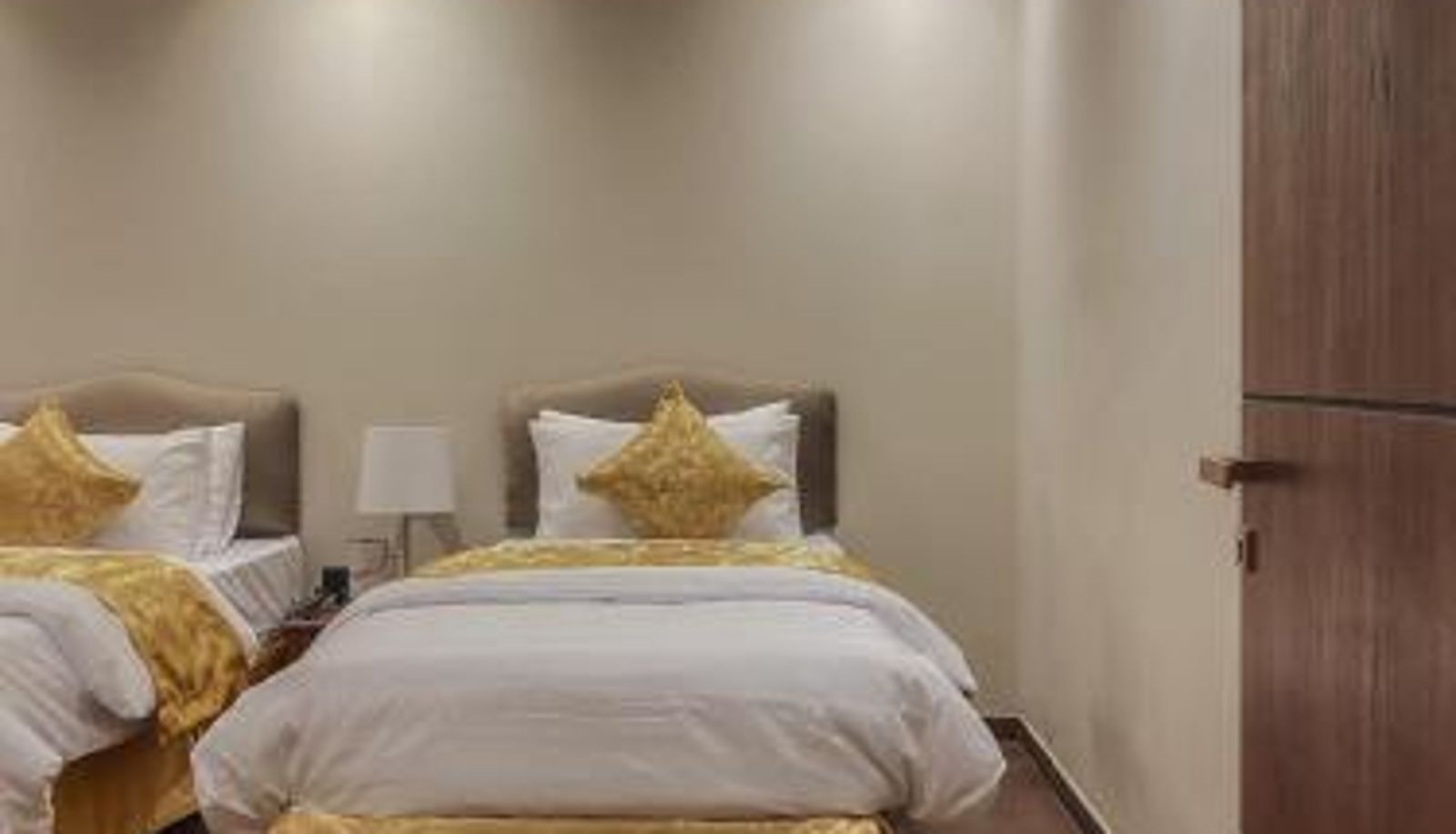 Info - Comfort Inn Al Taawon