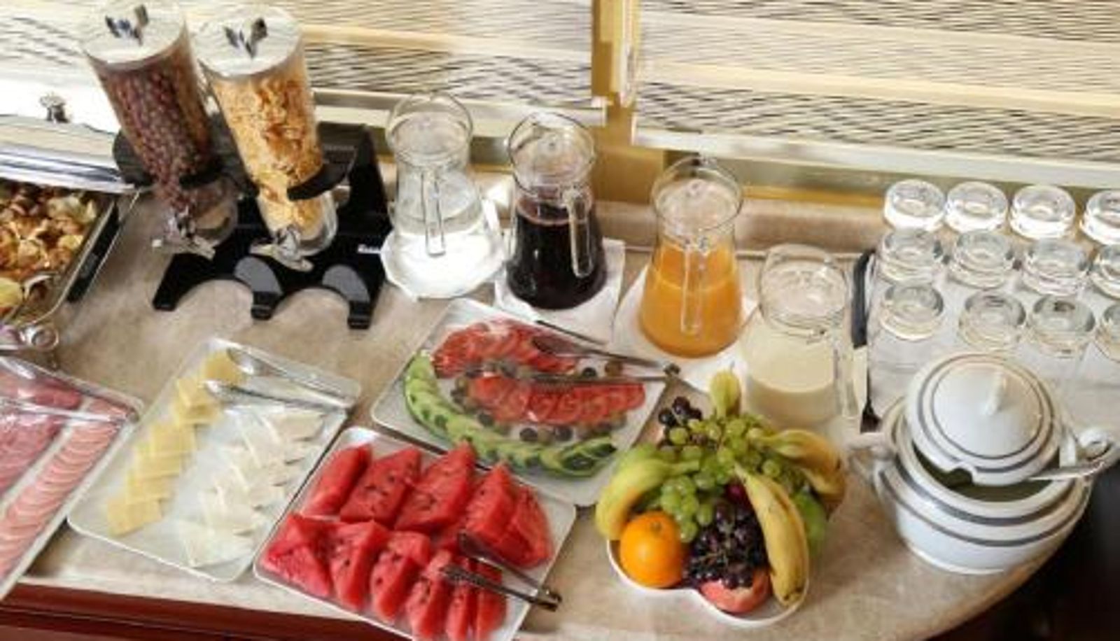 Frühstücksraum innerhalb des Restaurants - Clover Hotel Baku Formula 1 View
