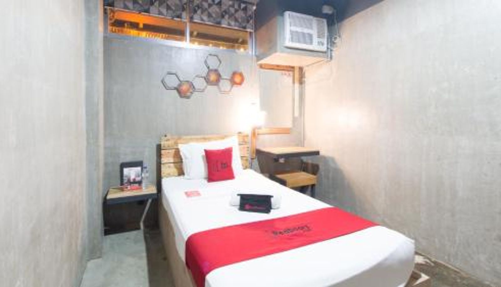 Zimmer - RedDoorz Plus @ Taft North Mandurriao