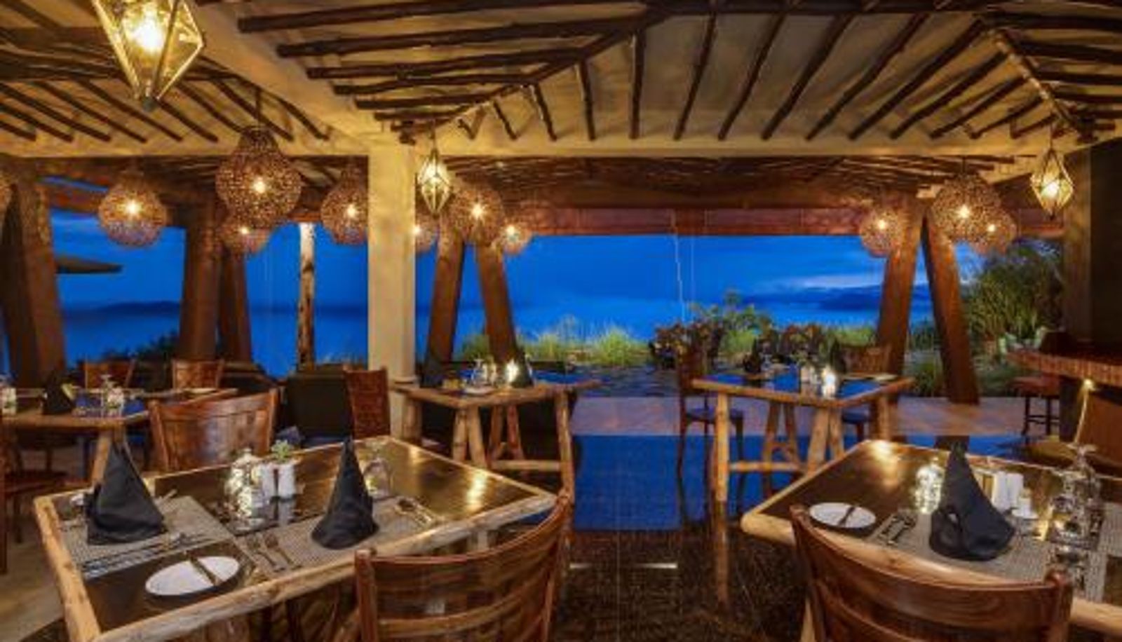 Frühstücksraum innerhalb des Restaurants - Dream Cliff Mountain Resort