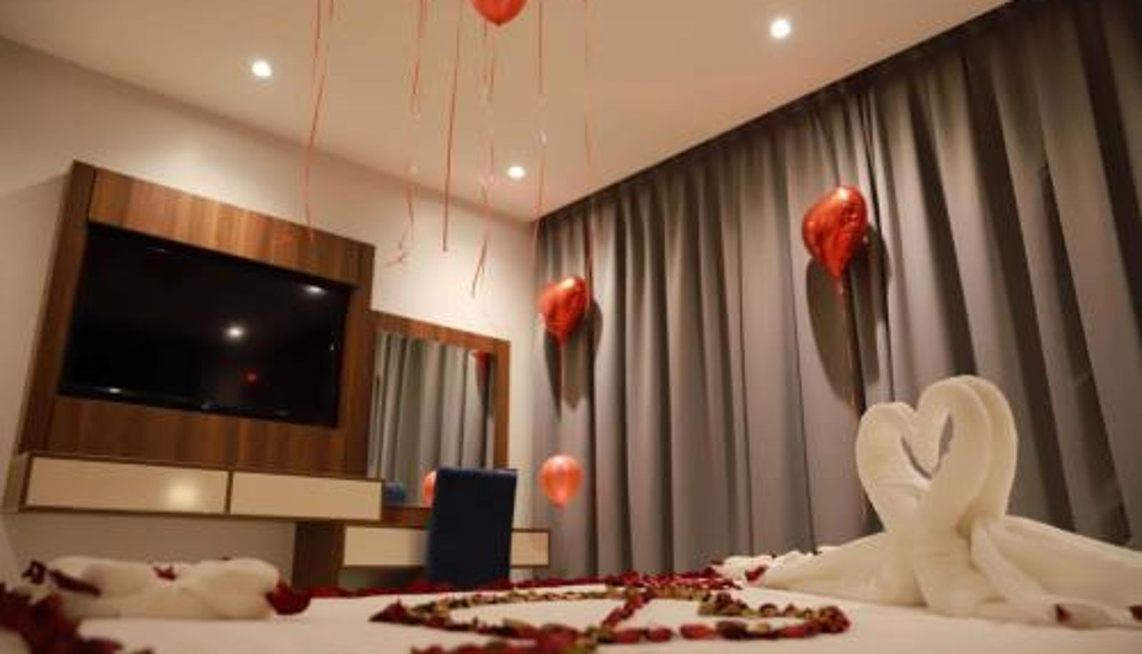 Suite - Tulip View Hotel