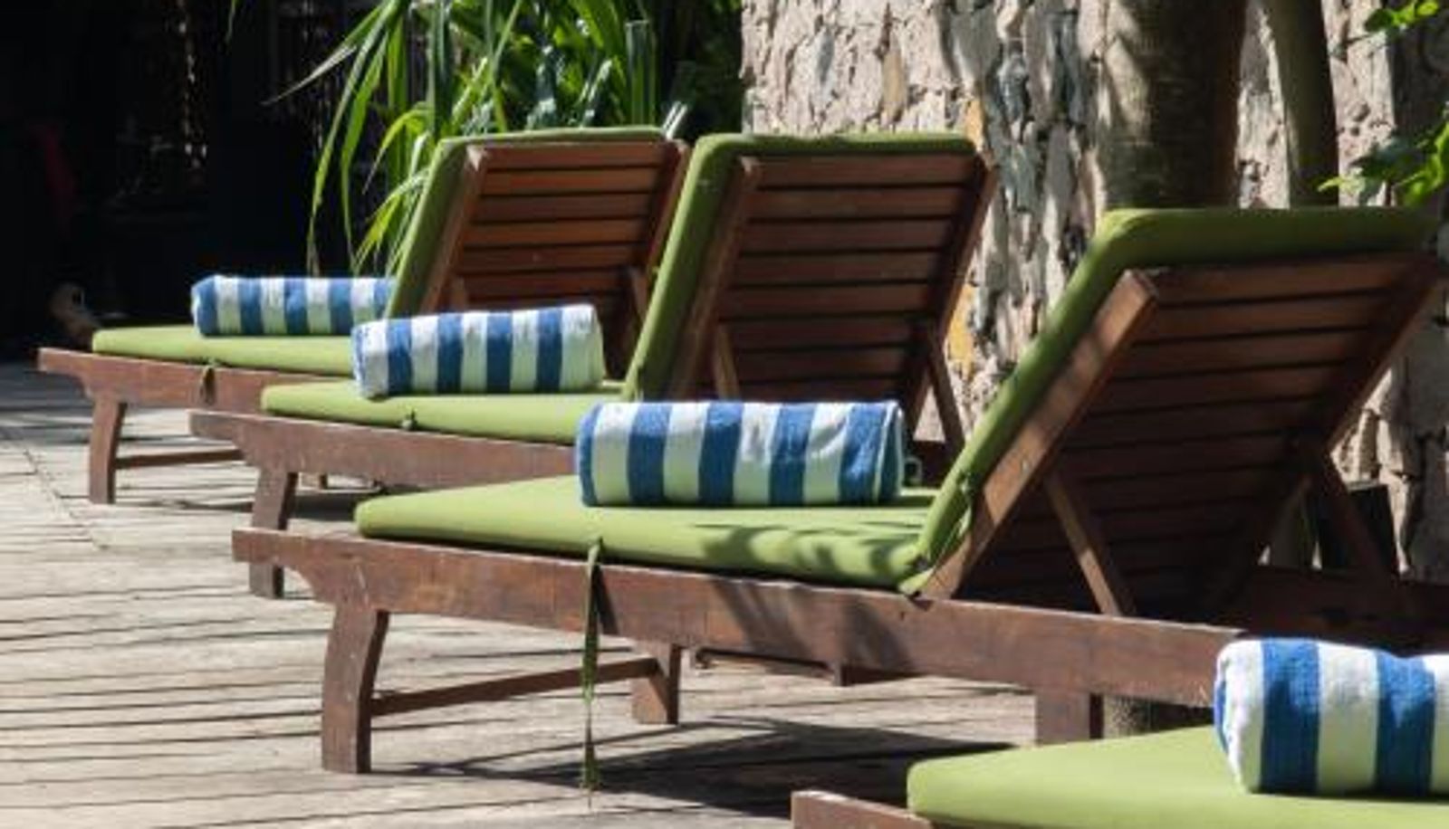 Piscine - Hiru Villas and Kitesurfing