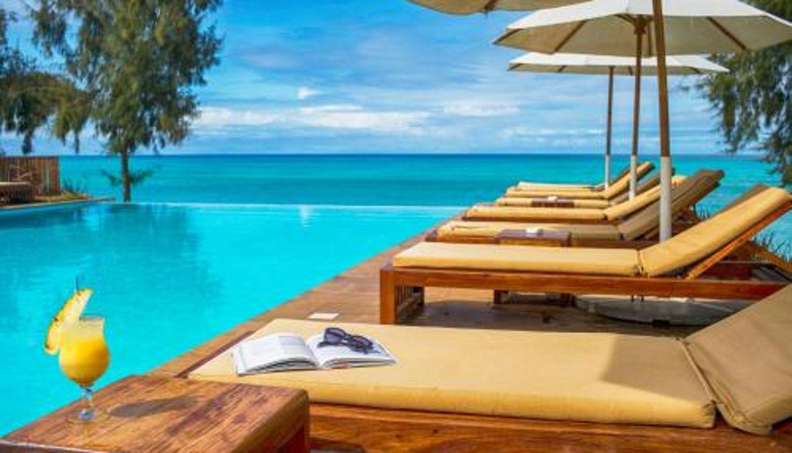 Pool - Nungwi Dreams by Mantis