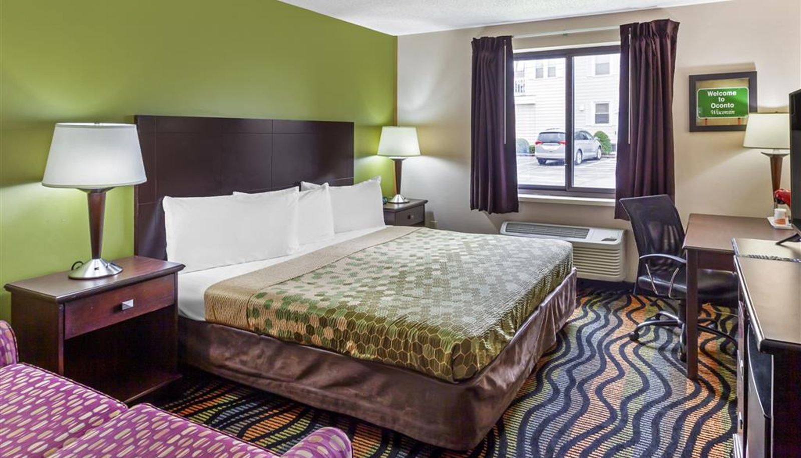 Zimmer - Econo Lodge Inn & Suites Oconto