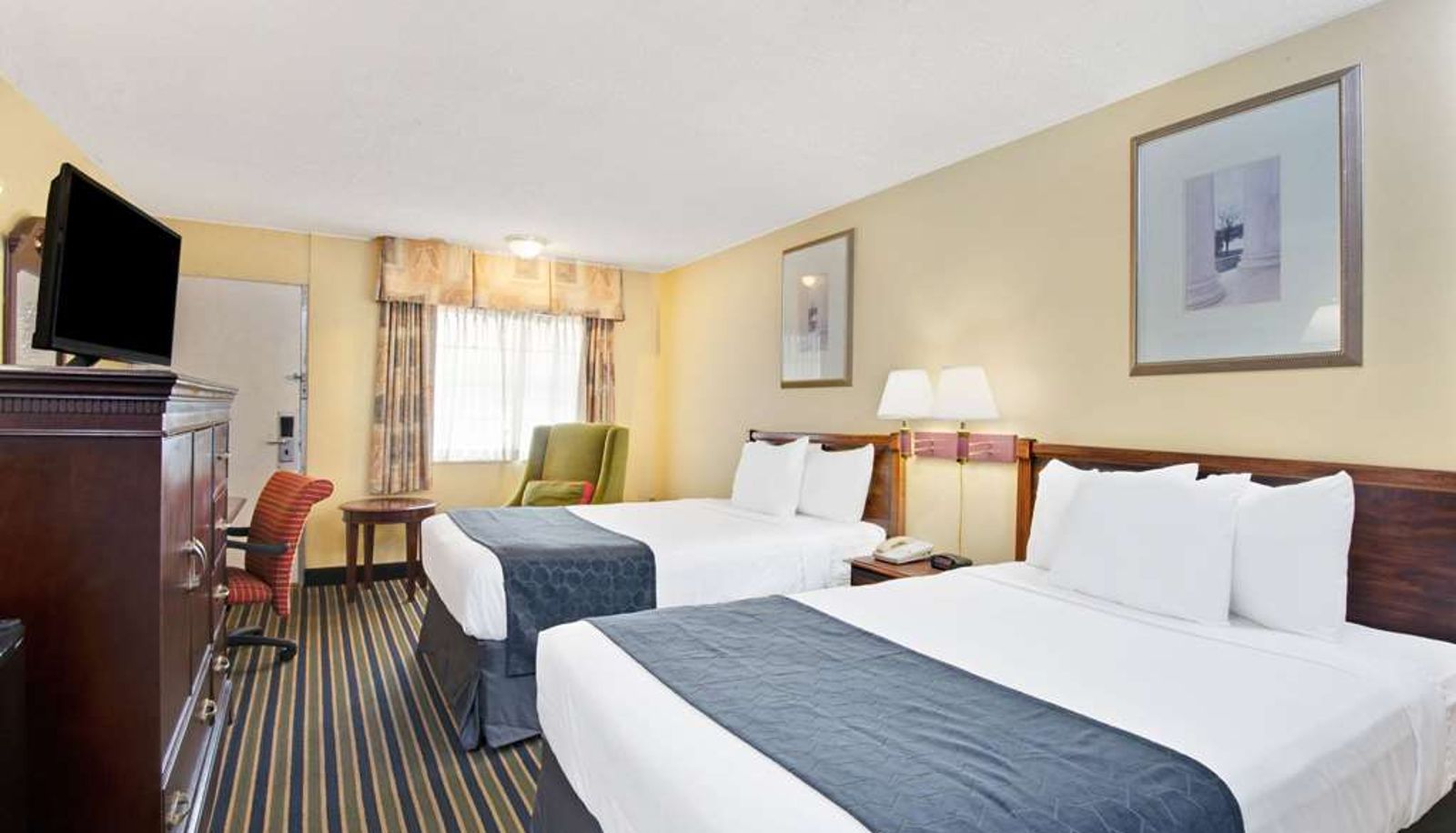 Zimmer - Days Inn by Wyndham Towson