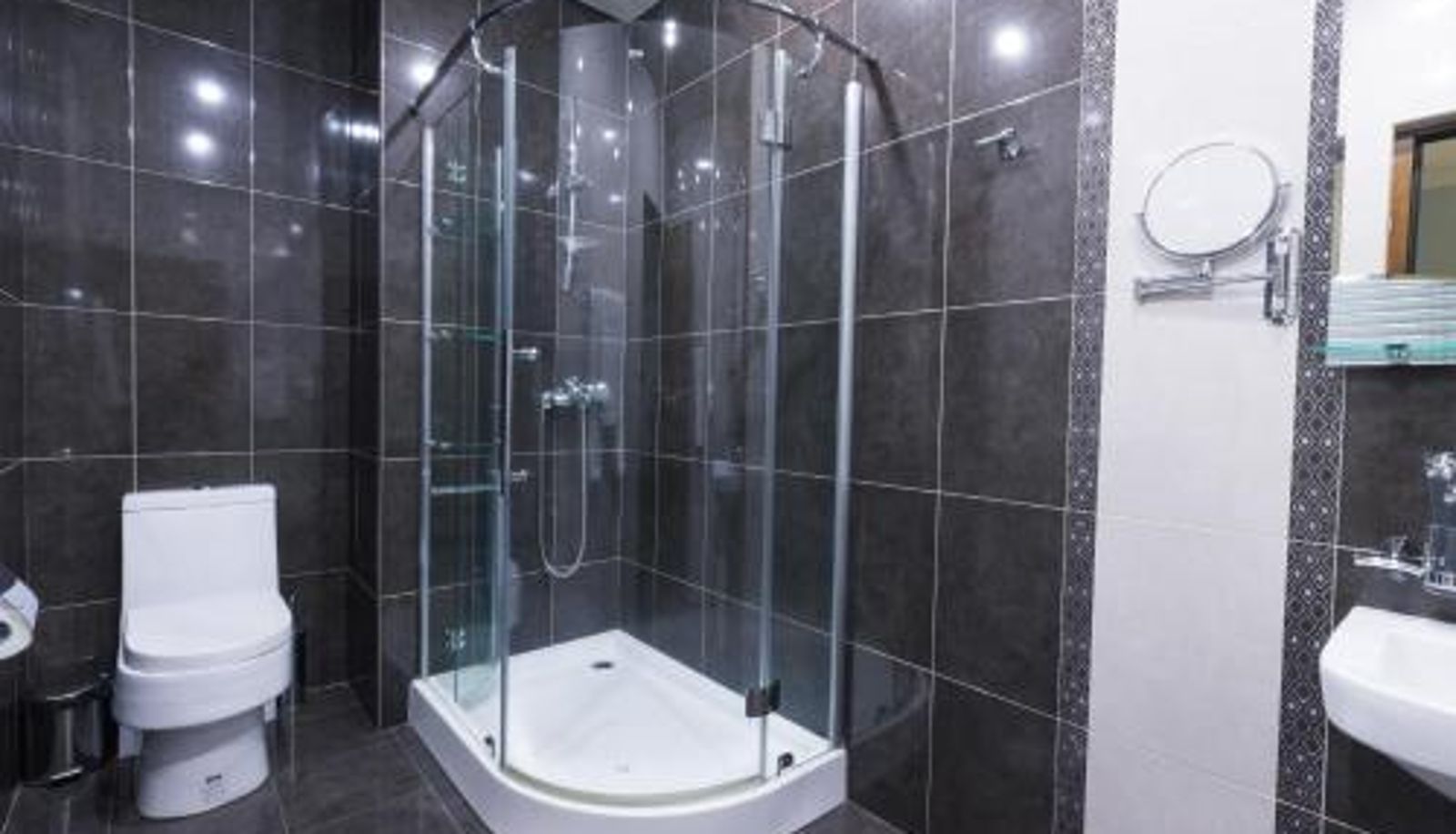 Bathroom - La Defense Hotel Yerevan