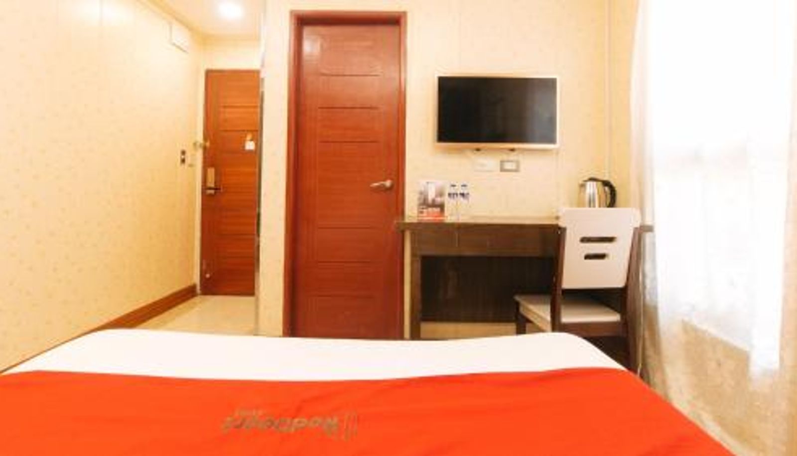 Chambre - RedDoorz Plus at Winter Benitez