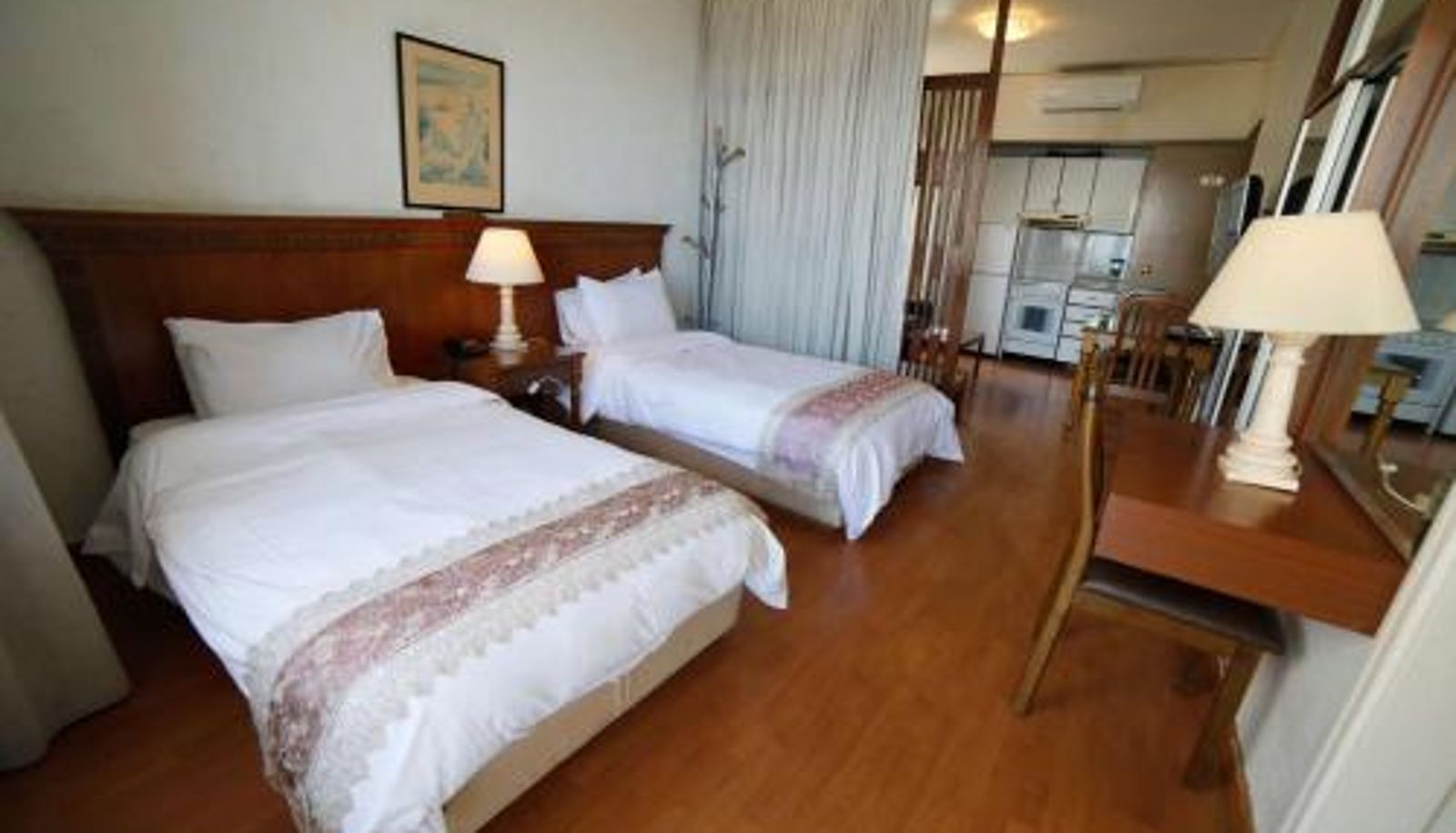 Zimmer - Holiday Home Suites