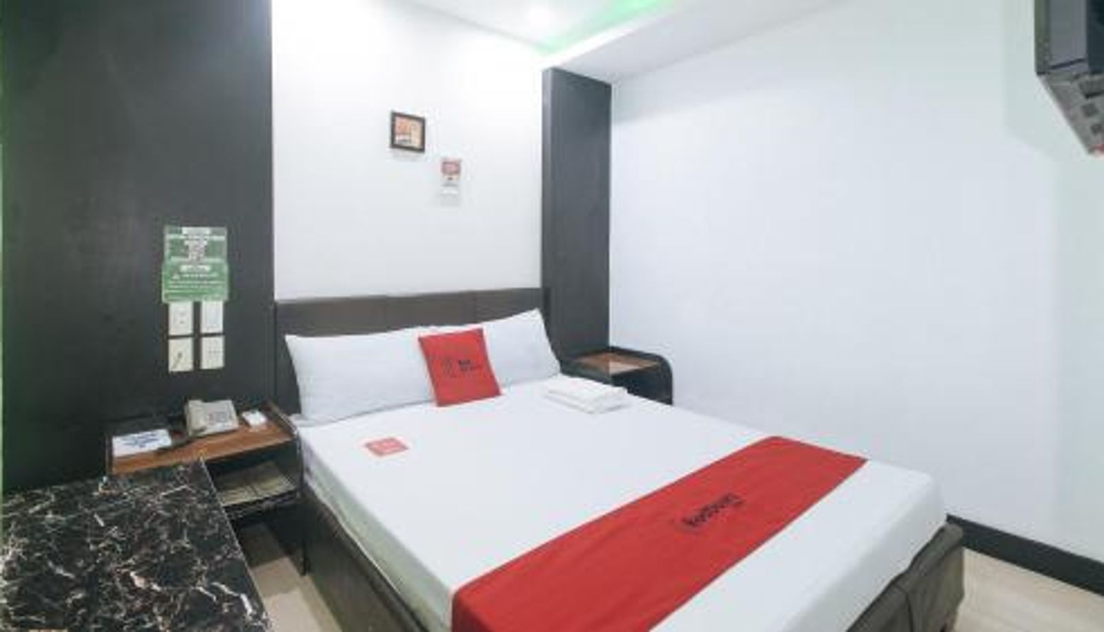 Zimmer - RedDoorz at Ranchotel Bayanan Alabang