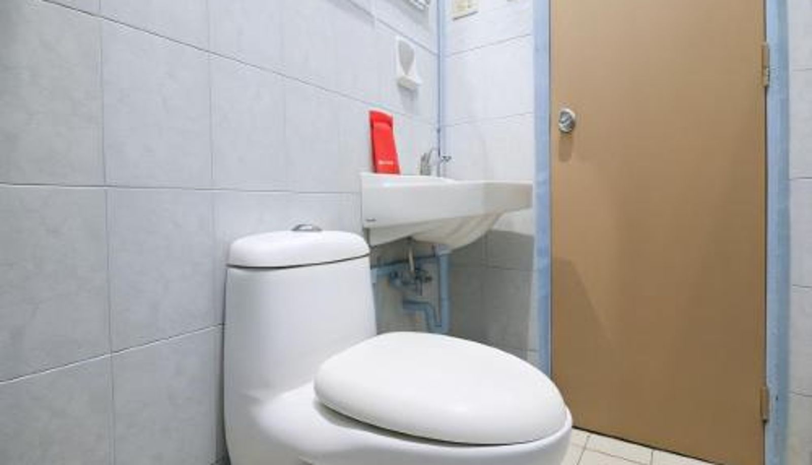 Cuarto de baño - RedDoorz @ Bankal Lapulapu