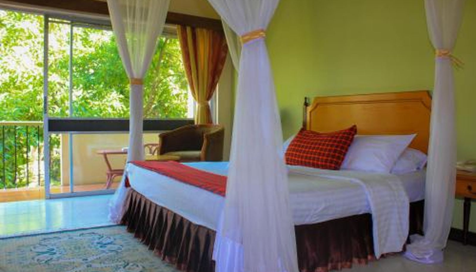 Zimmer - Equator Hotel