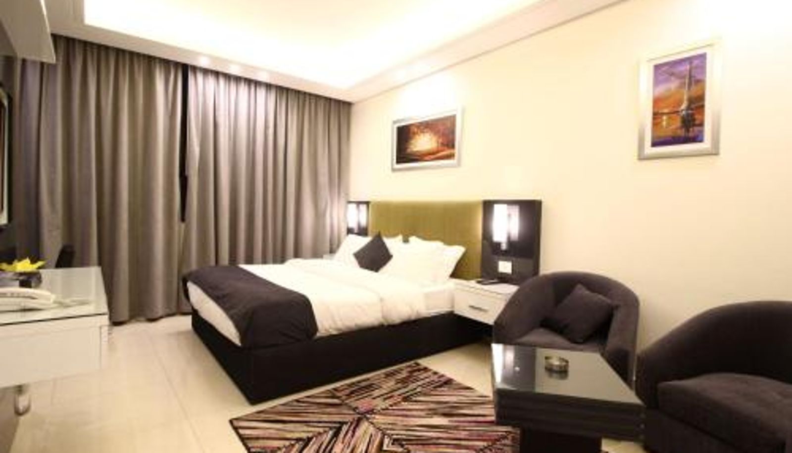 Room - Palm Ville Suites