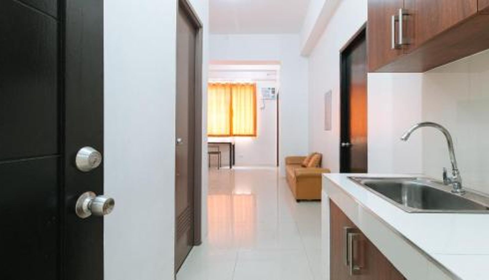 Chambre - RedDoorz @ Jardin LRT Tayuman Manila