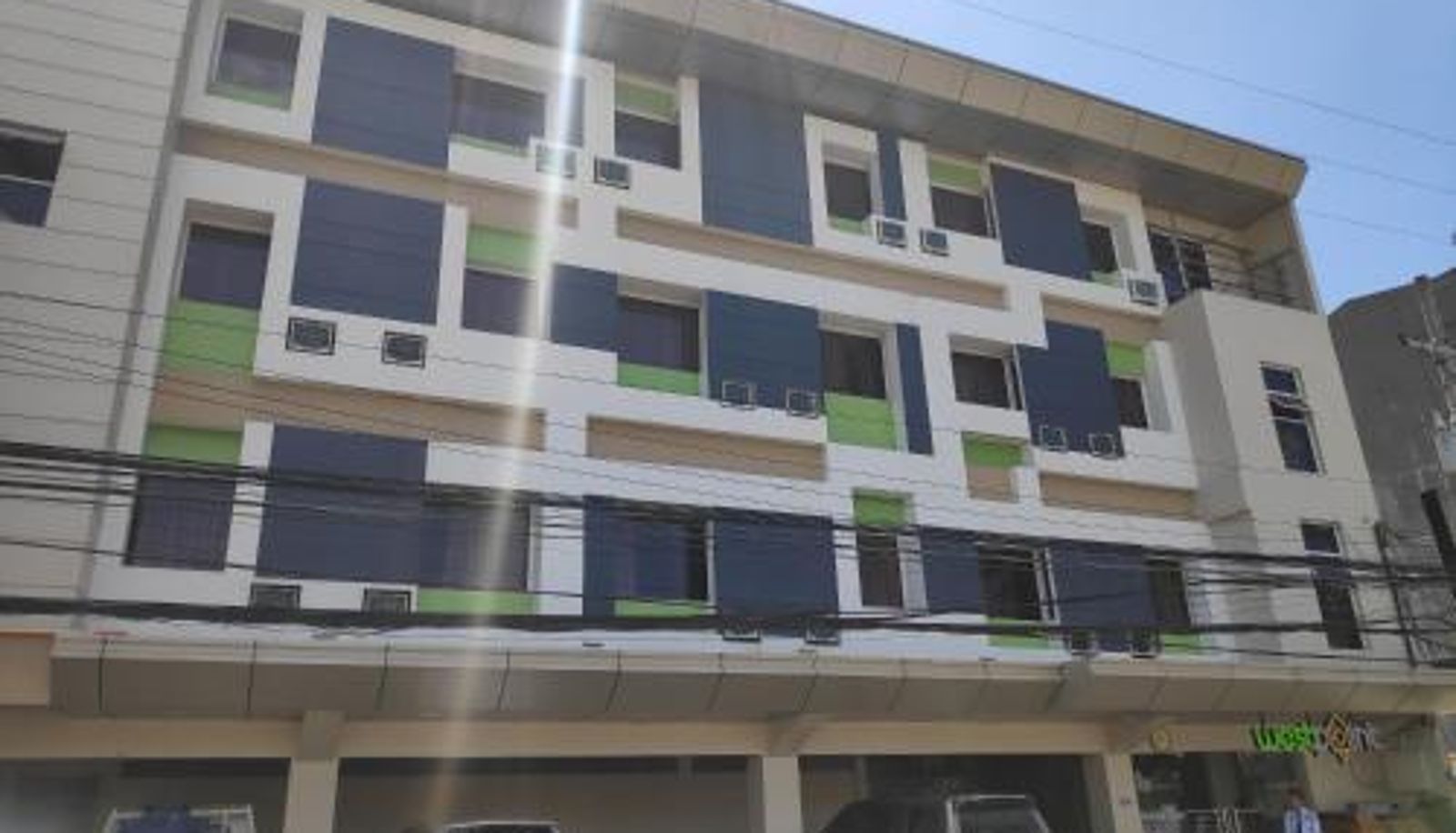Zona exterior del hotel - Westpoint Hotel