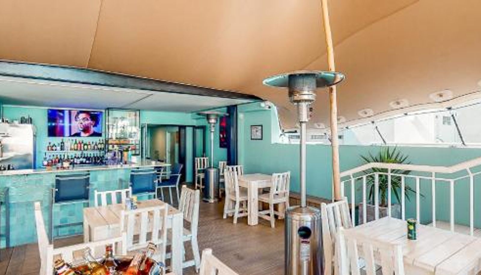 Breakfast room within the restaurant - Urban Oasis Aparthotel