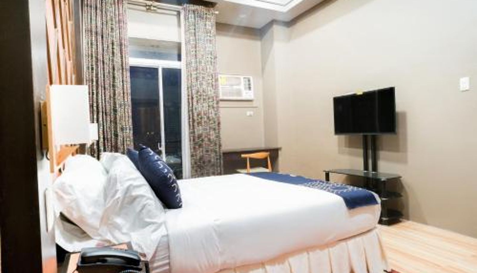 Suite - Capital O 460 World Palace Hotel