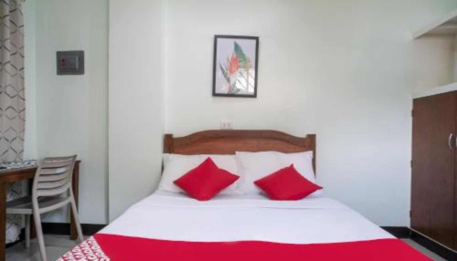 Room - Super OYO 604 Chateau Cinco Dormitel